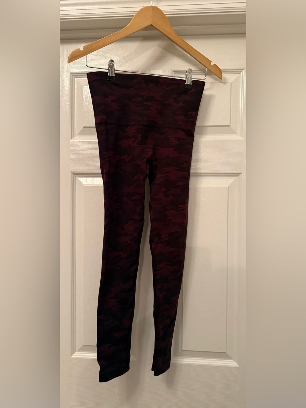 Spanx Look at Me Now Leggings Womens Medium Burgundy Camo Seamless High Waist